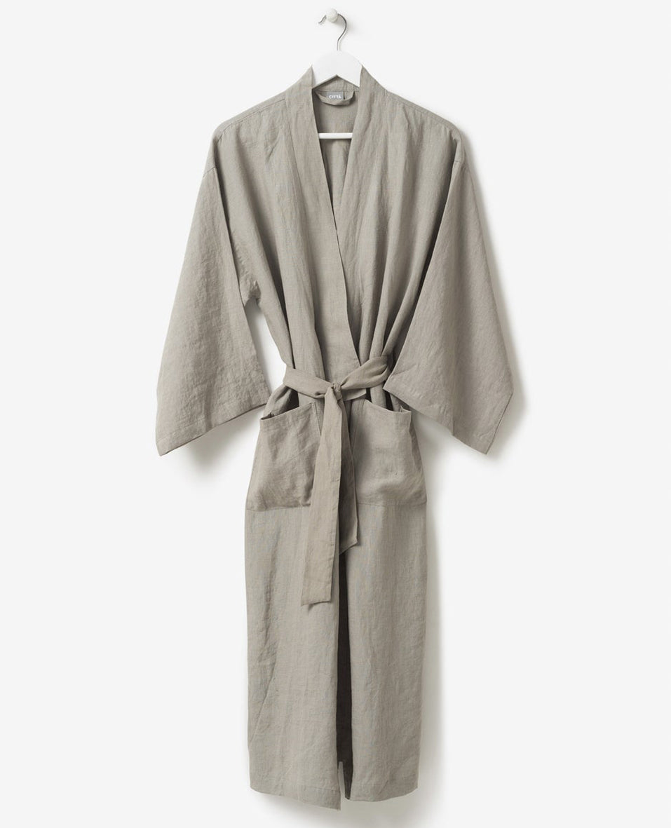 Women's linen dressing gown puddle