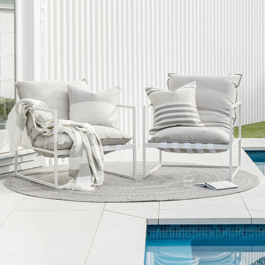 Outdoor framed lounge chair putty