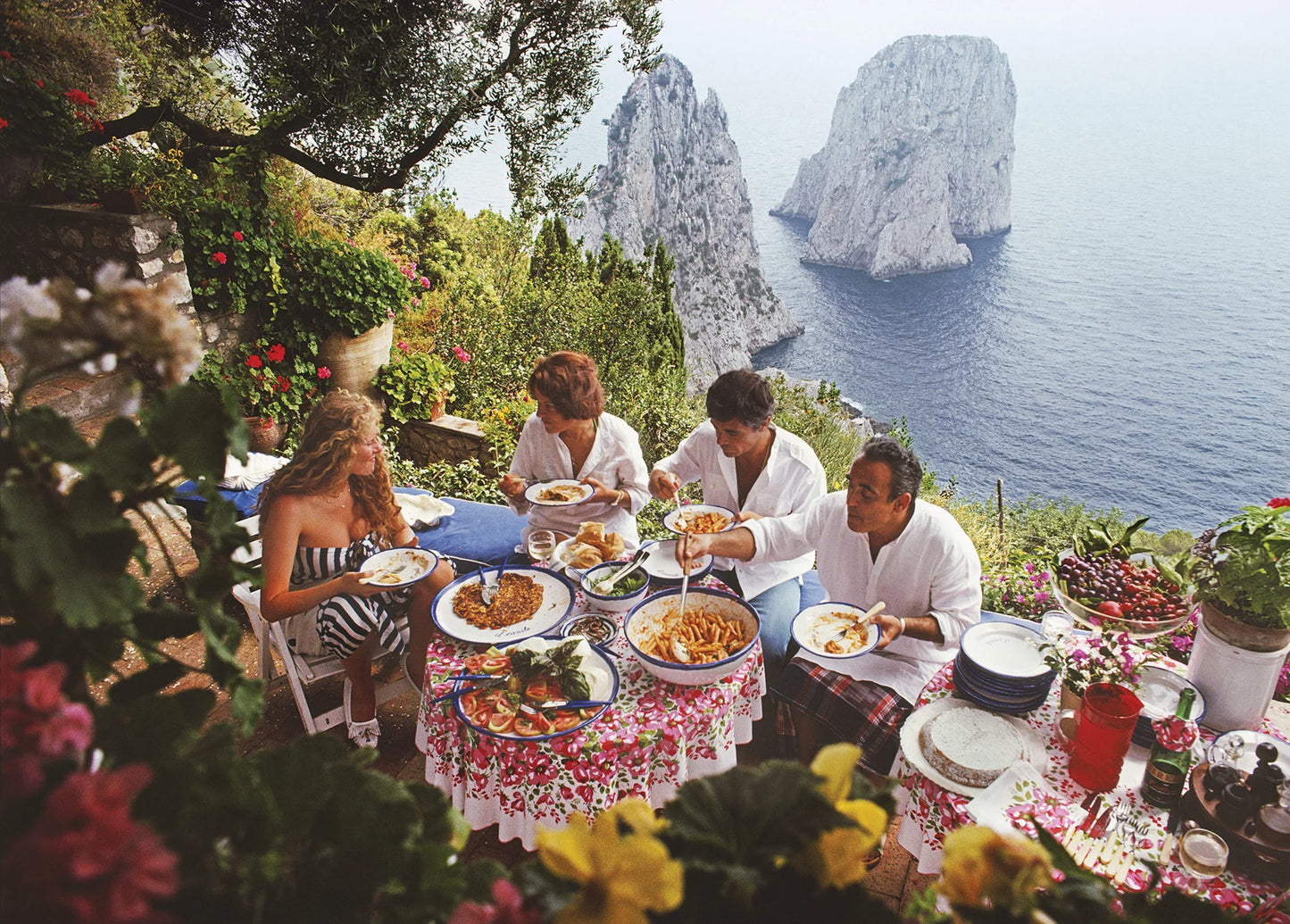 1000-piece Slim Aarons jigsaw puzzle Dining Al Fresco on Capri