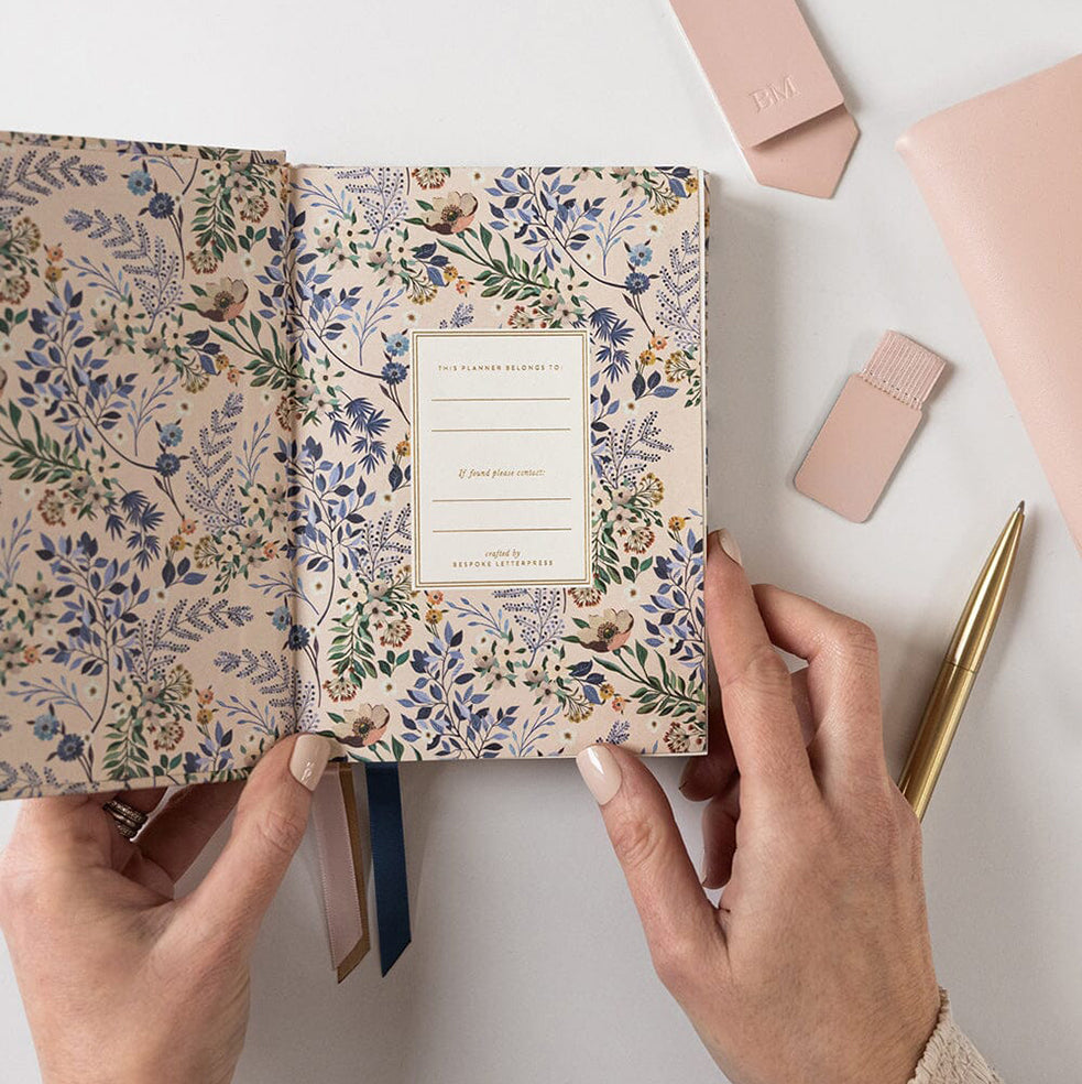2026 linen bound planner day to a page - blue buds