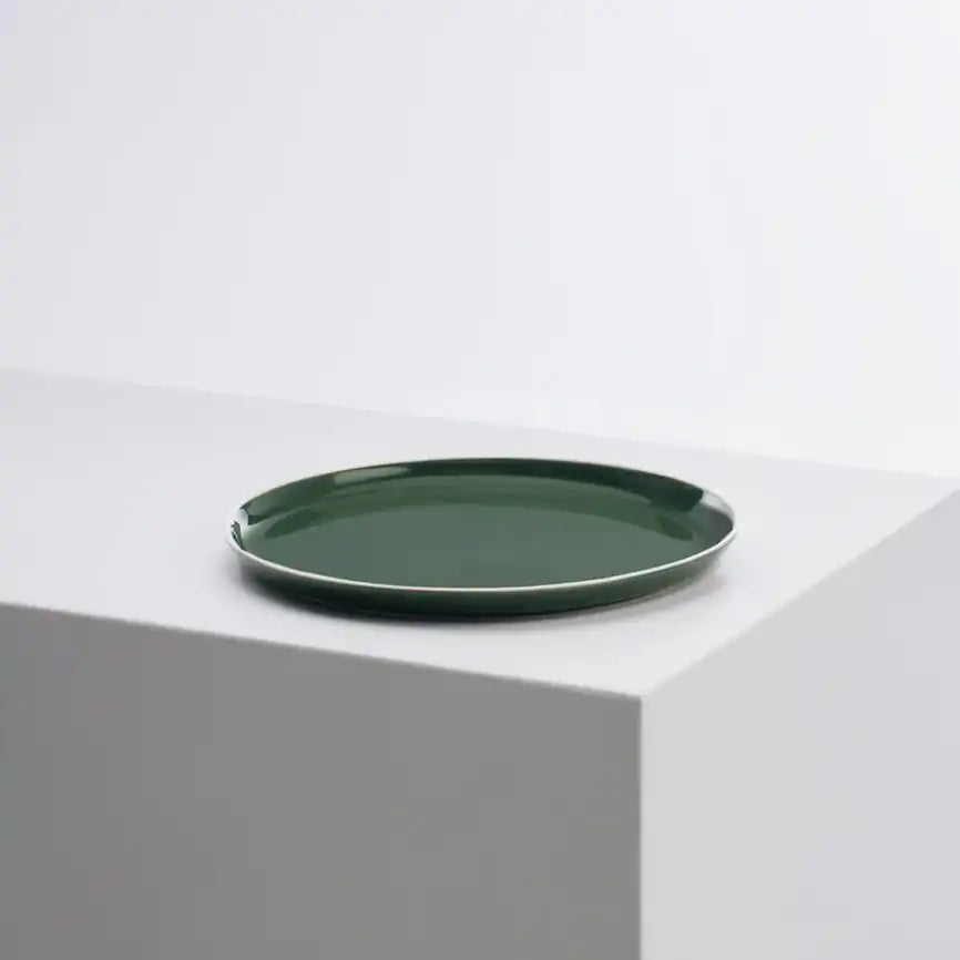 Roman small plate kawakawa with white rim 19cm