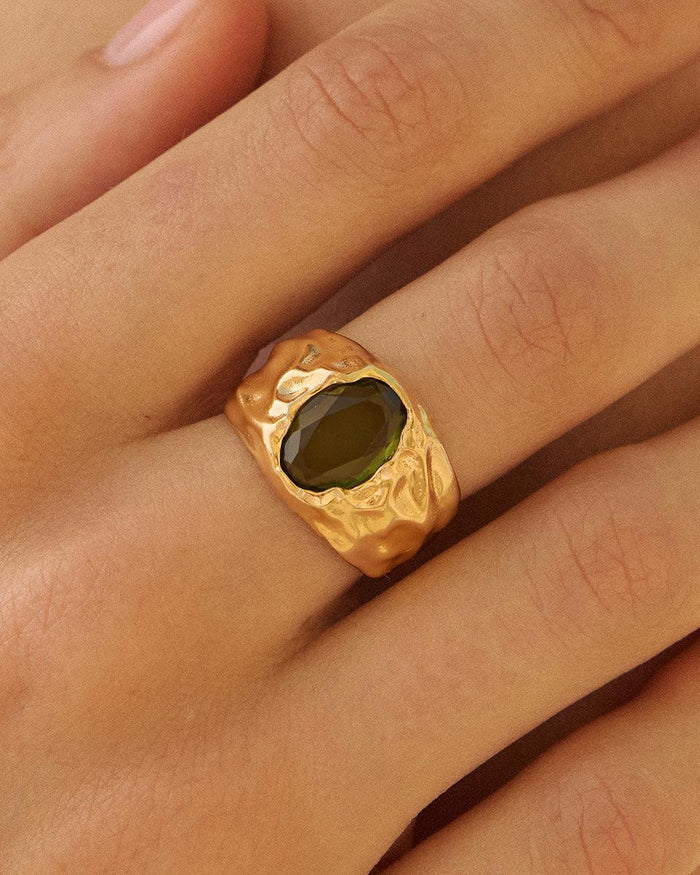 Agapée Carmen ring with dark green stone