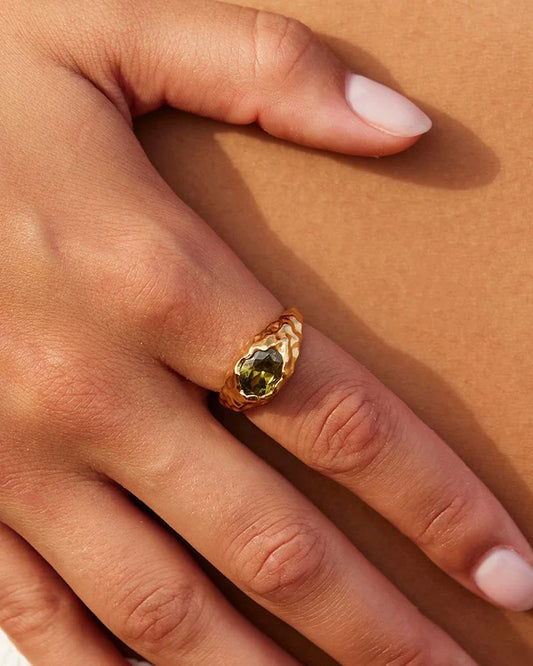 Agapée Maria ring with dark green stone