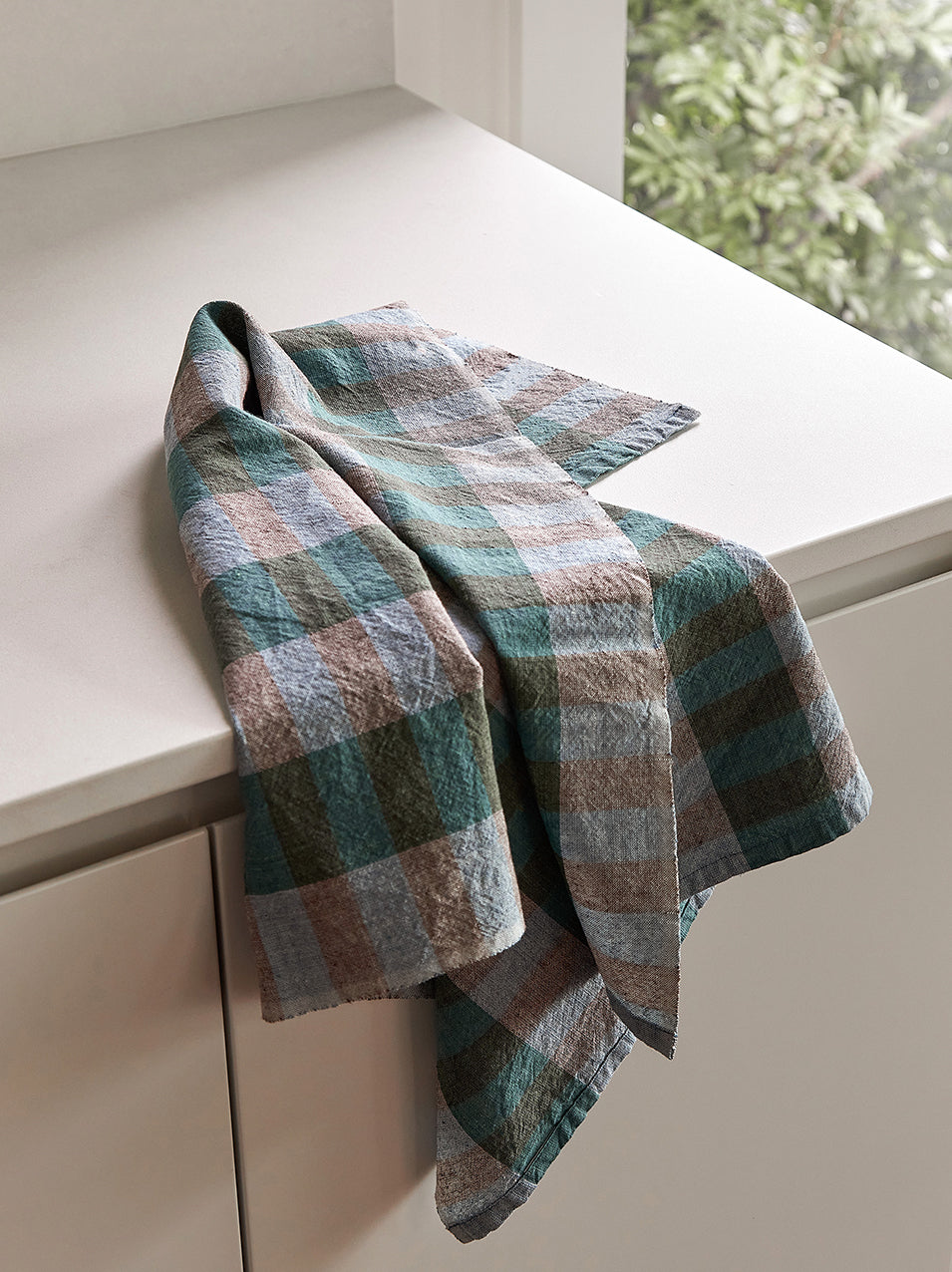 Anni cotton linen blend tea towel spirulina