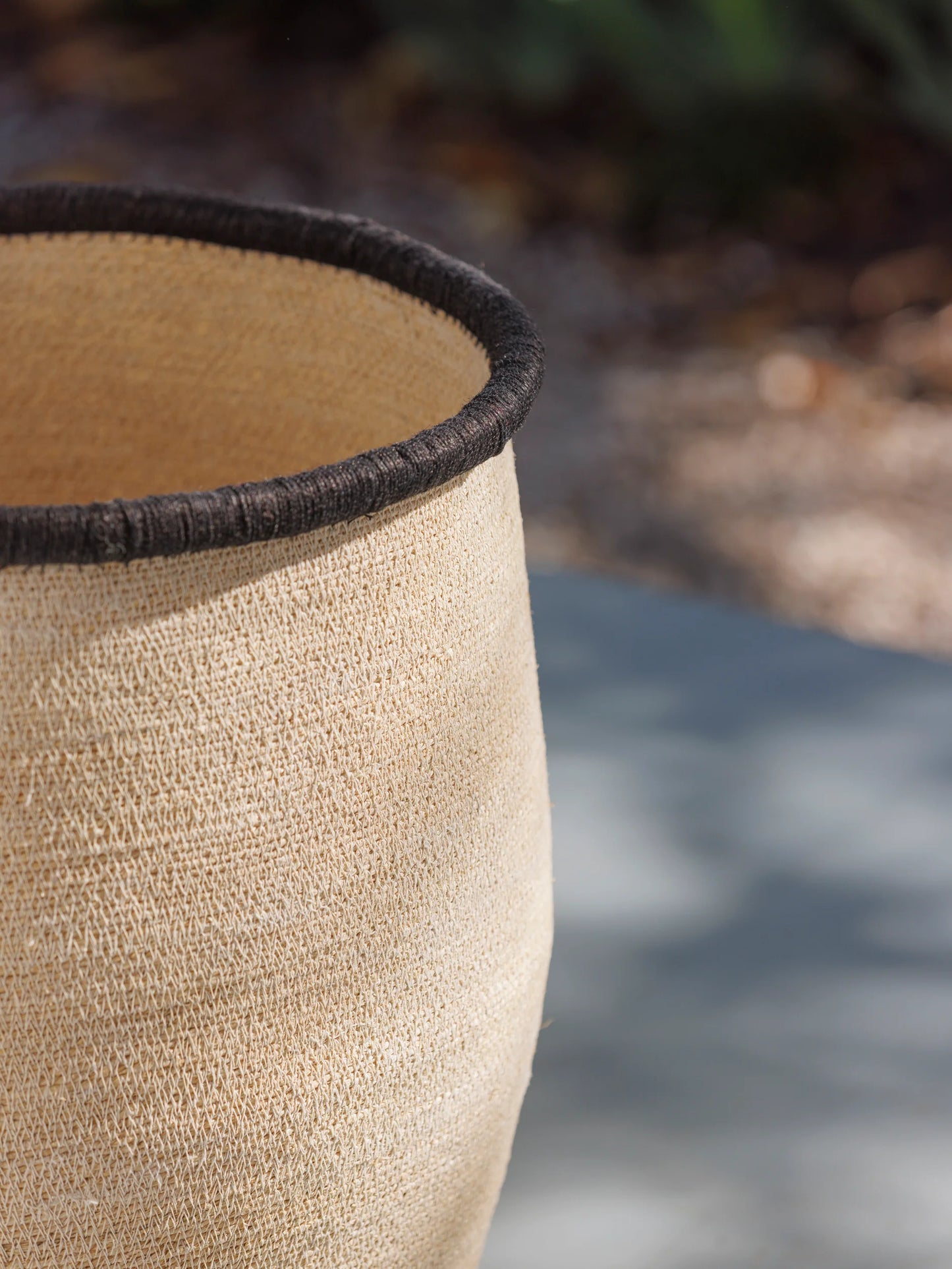 Arena basket natural with black rim 50cm