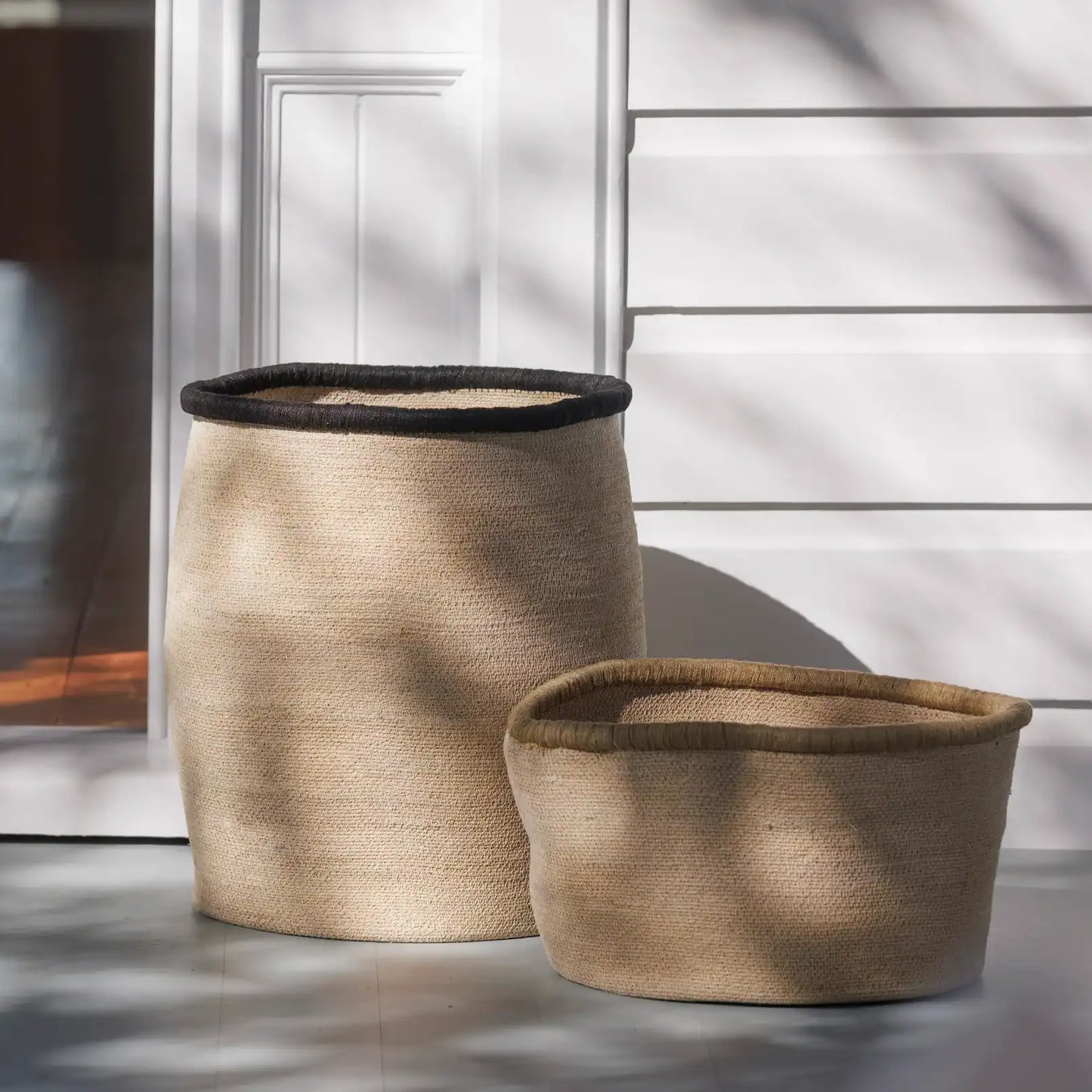 Arena basket natural with black rim 50cm