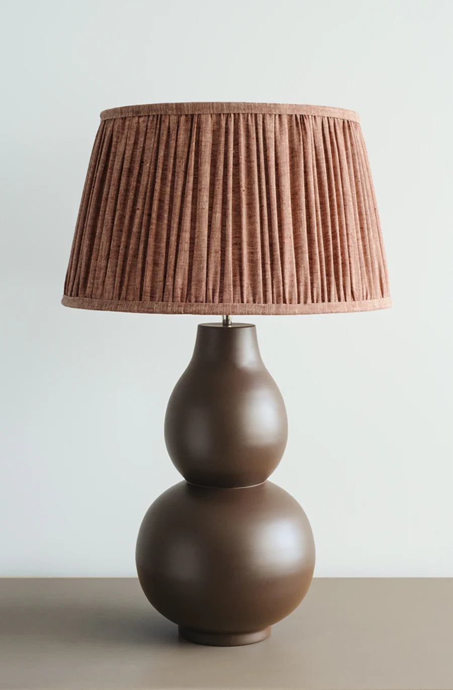 Curvo table lamp chocolate