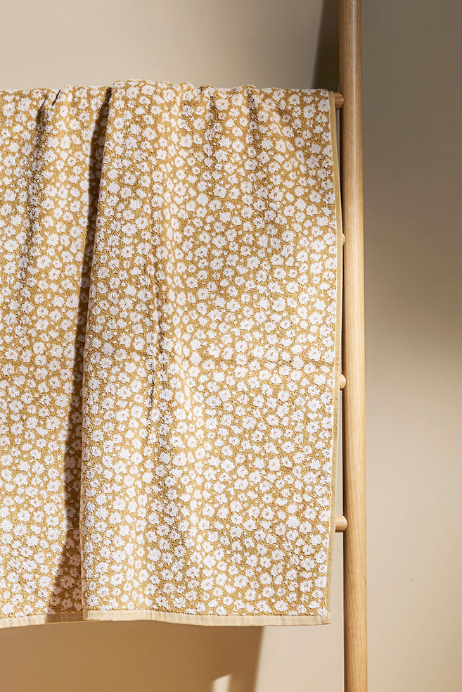 Forget me not cotton towel range citron