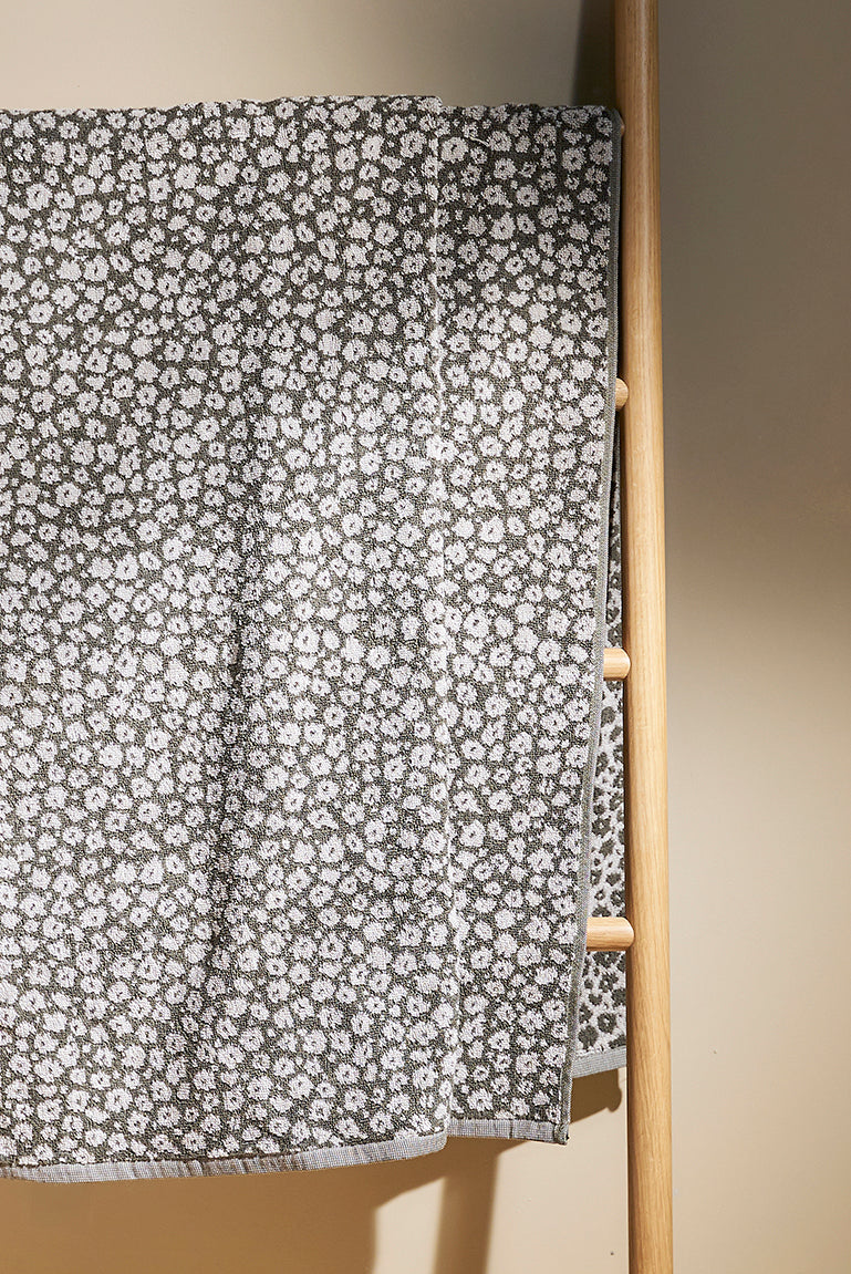 Forget me not cotton towel range ivy