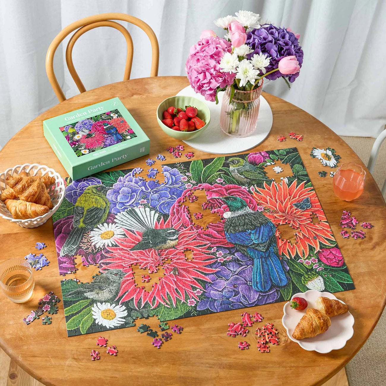 Garden Party 1000-piece jigsaw puzzle