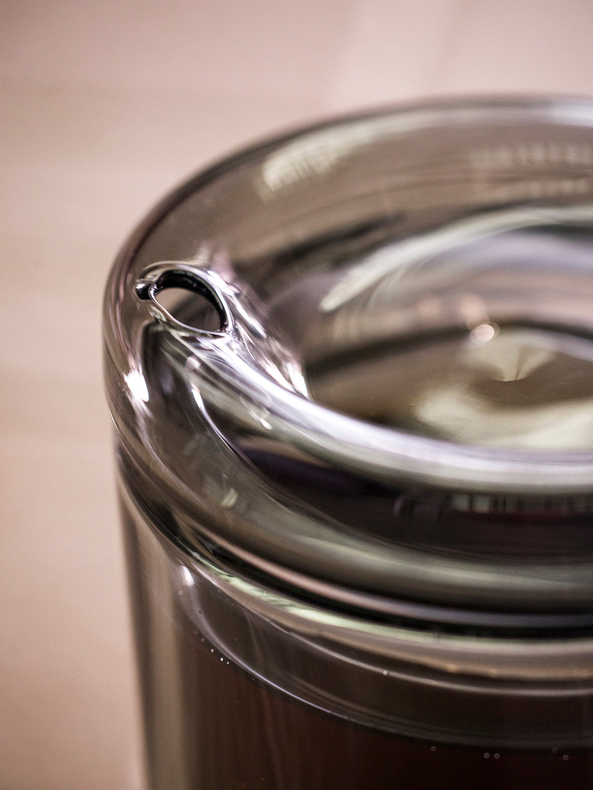 Glass travel cup charcoal