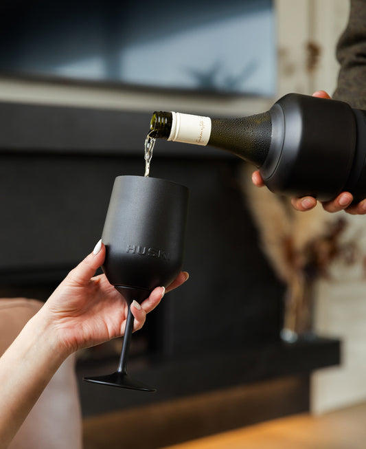 Huski stemmed wine tumbler black 355ml