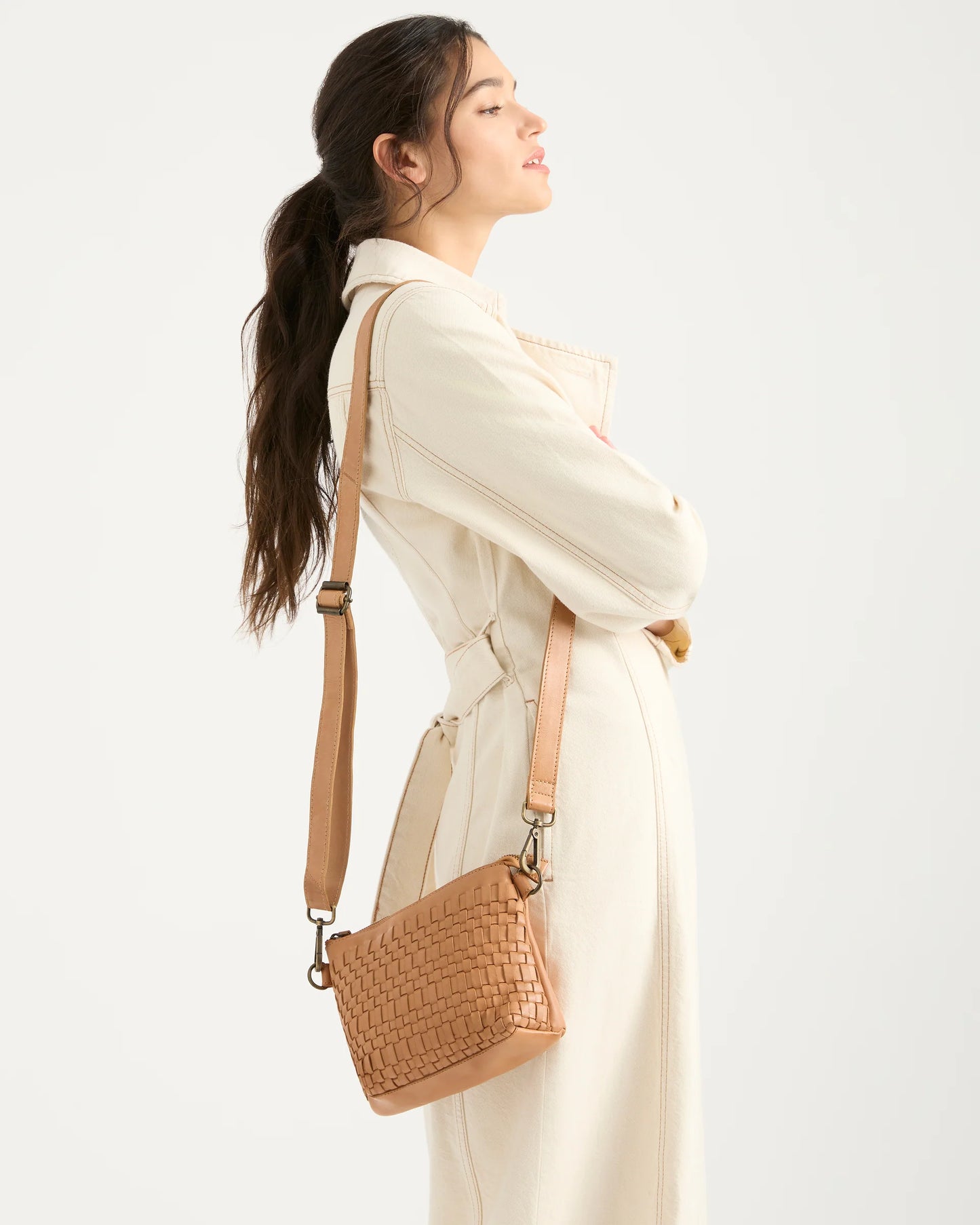 Juju & Co woven pouch bag natural