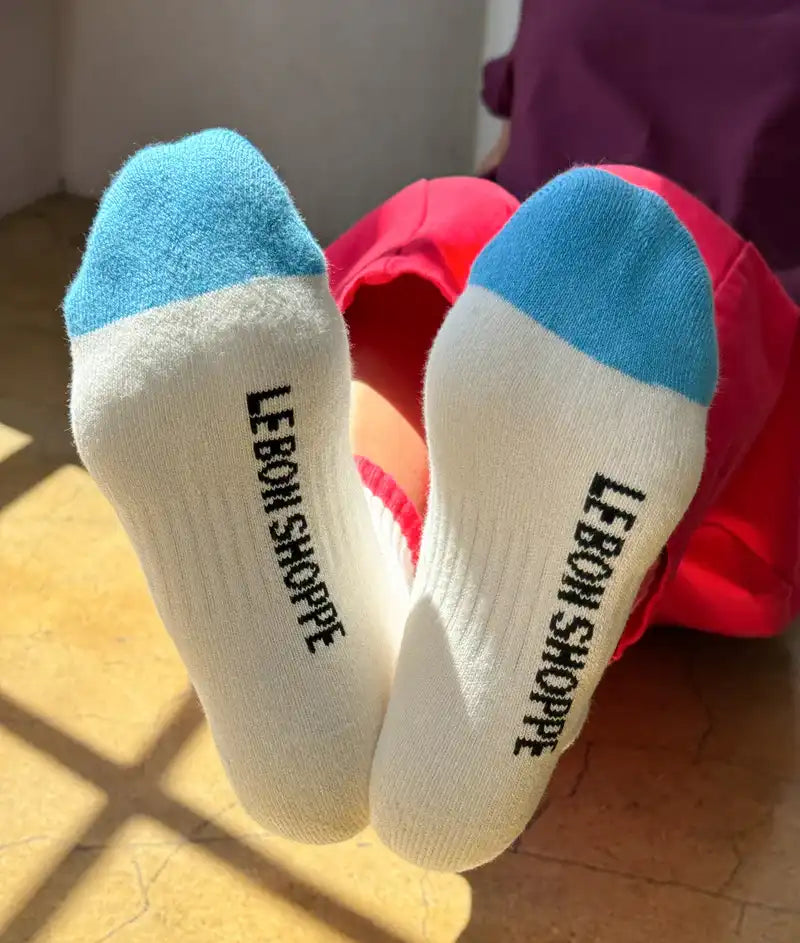 Le Bon Girlfriend socks red and blue