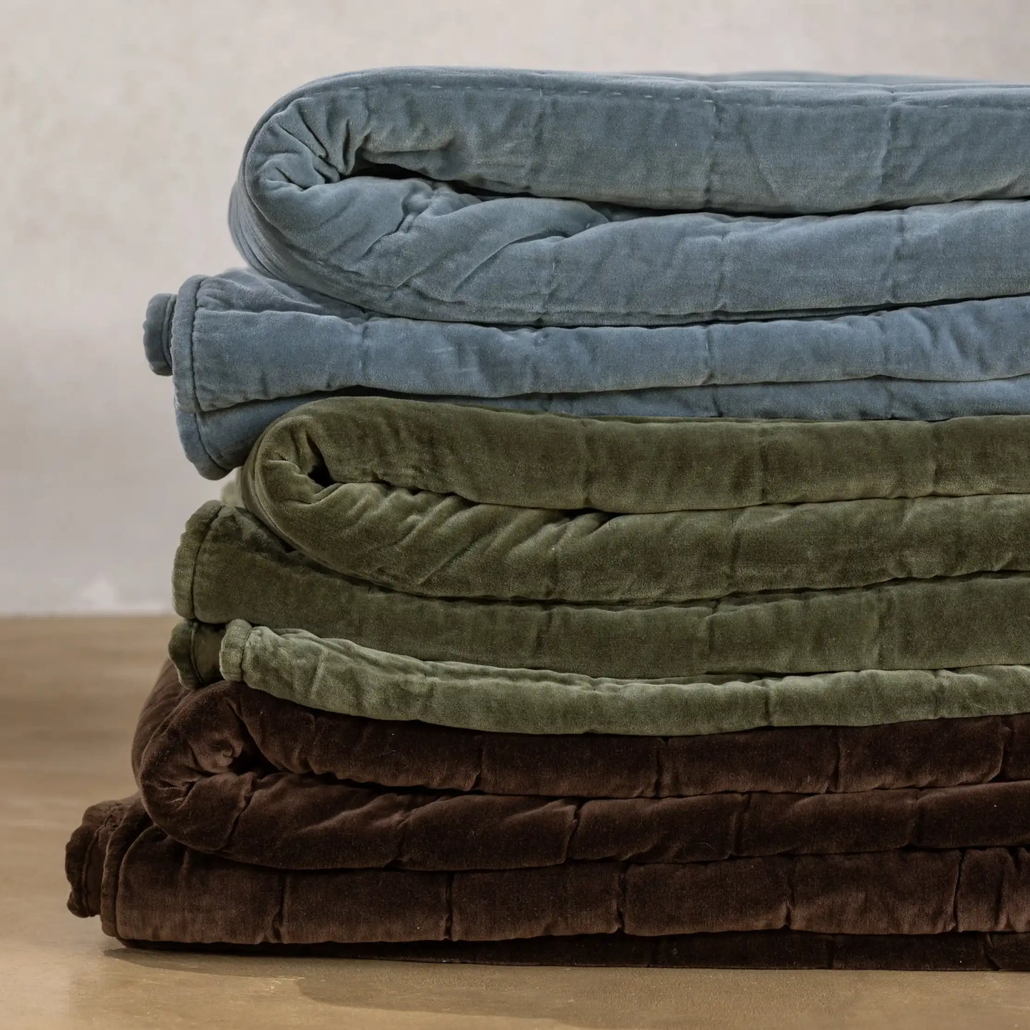Large cotton velvet quilt chocolate