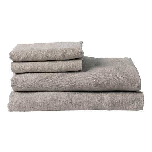 Linen fitted sheet puddle