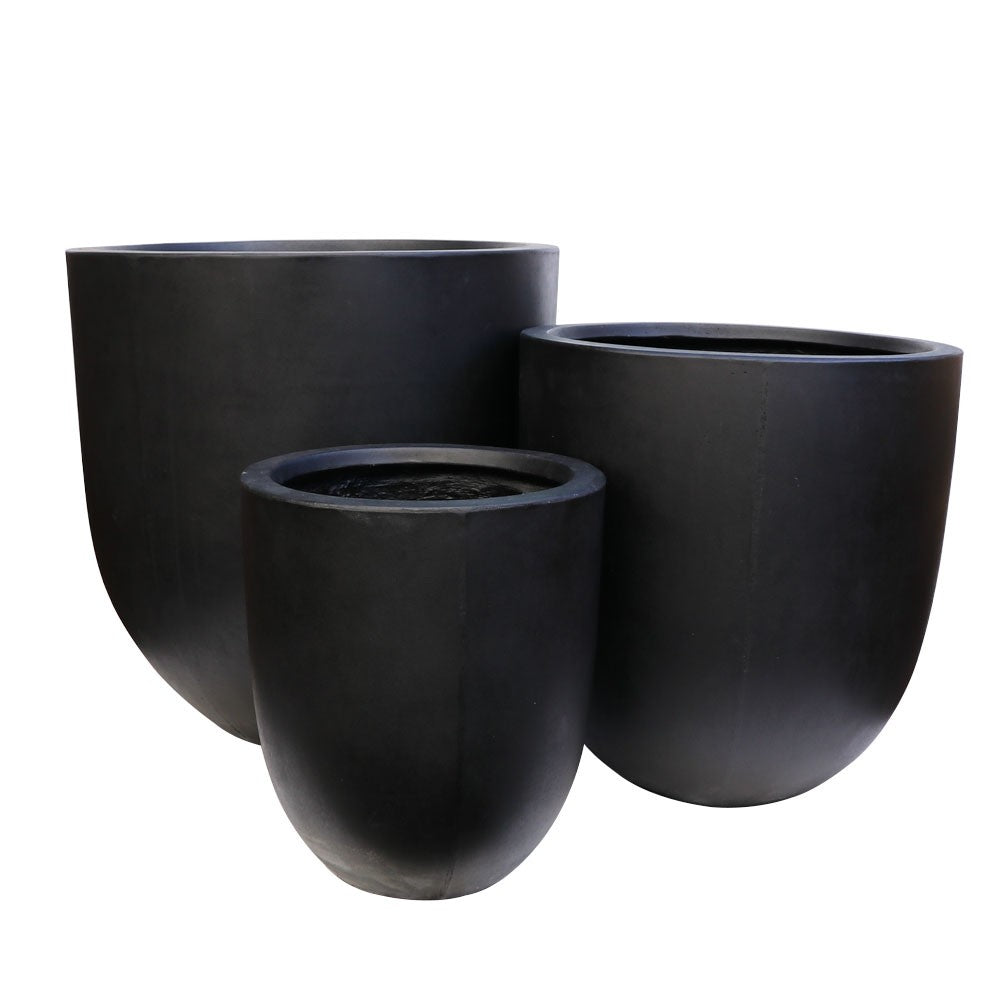 Mohaka large concrete planter black