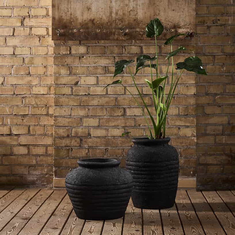 Muubs Melancholia terracotta vessel black 30cm
