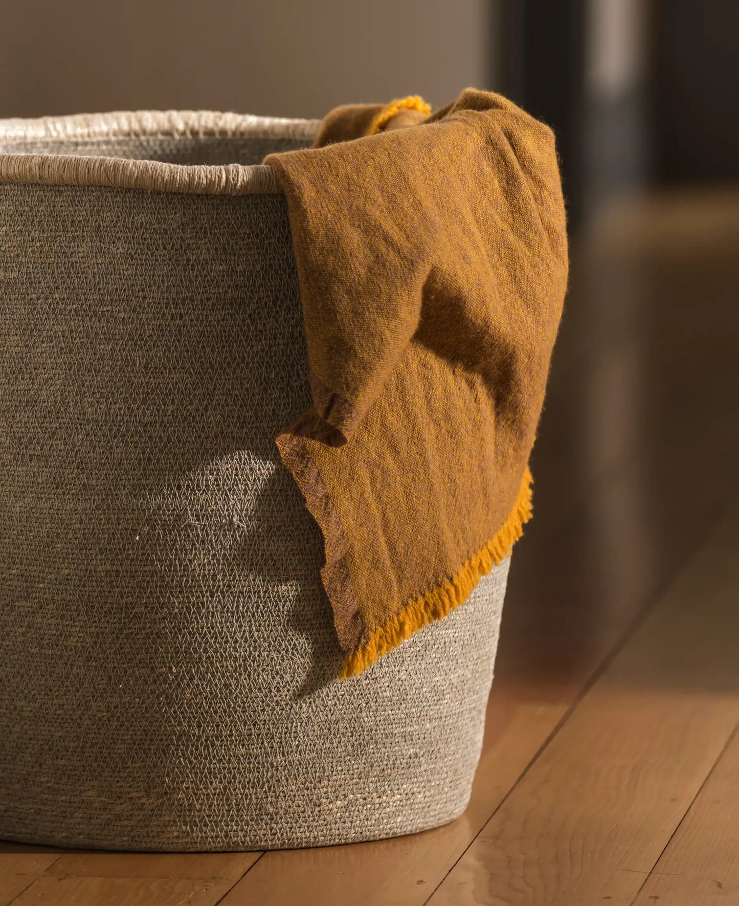 Oslo lambswool throw satsuma