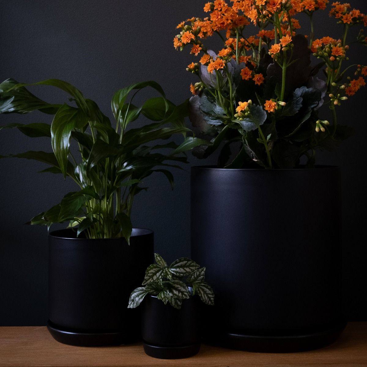 Oslo planter medium black