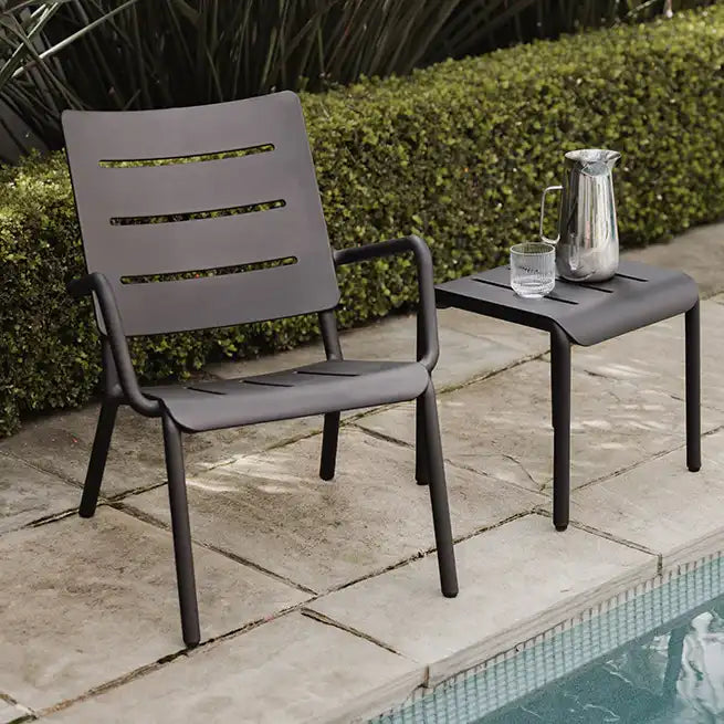 Otto outdoor lounger chair black