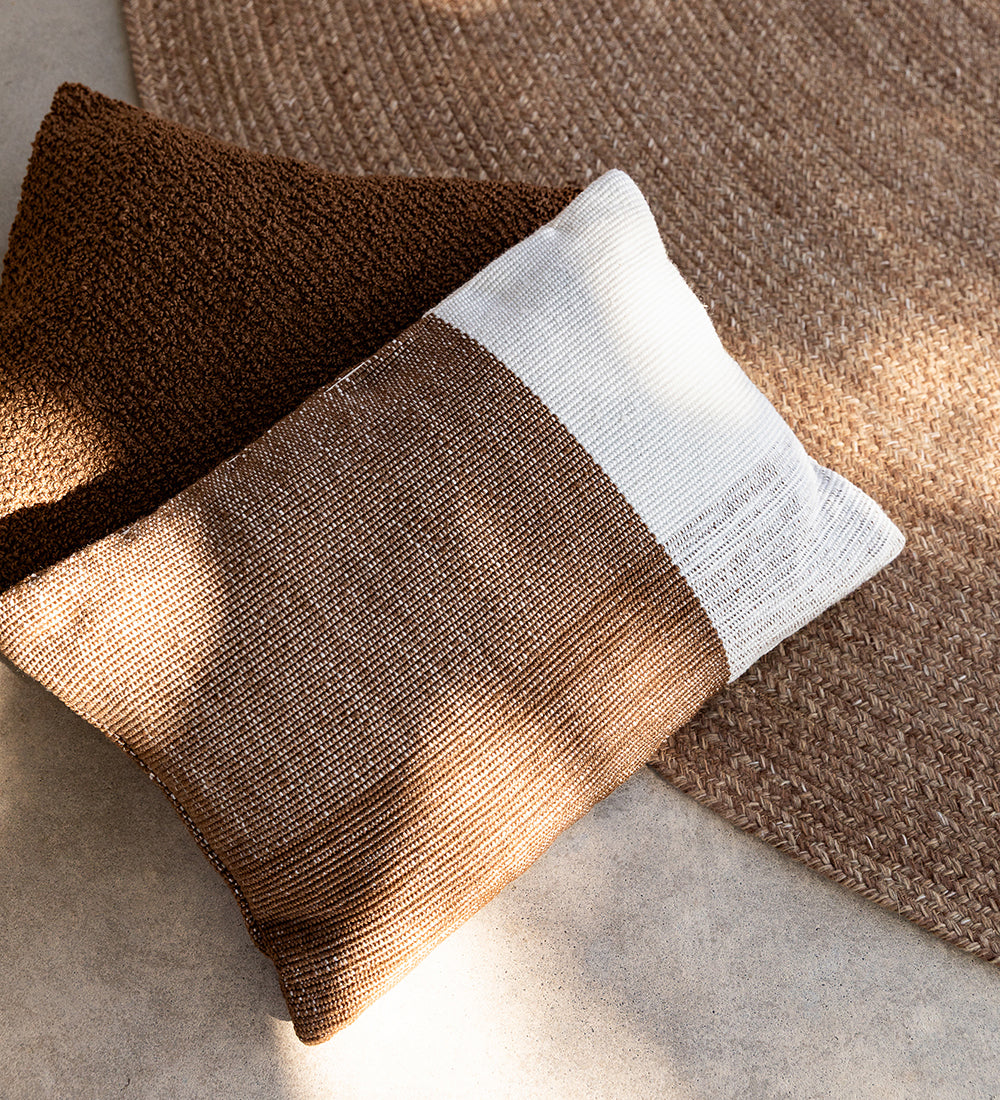 Outdoor Finn cushion 40 x 60cm tobacco