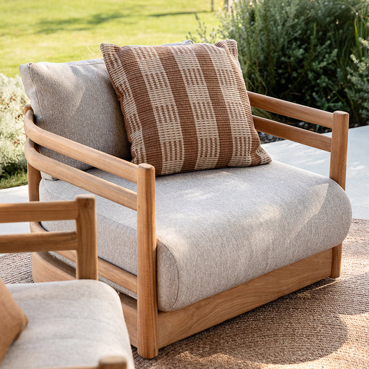 Outdoor Orion cushion 50cm amber