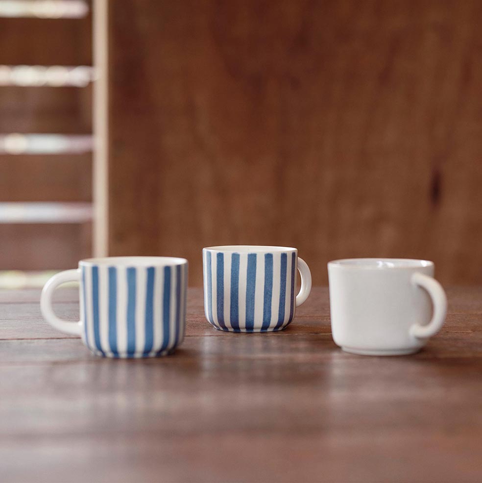 Paloma striped cup iris