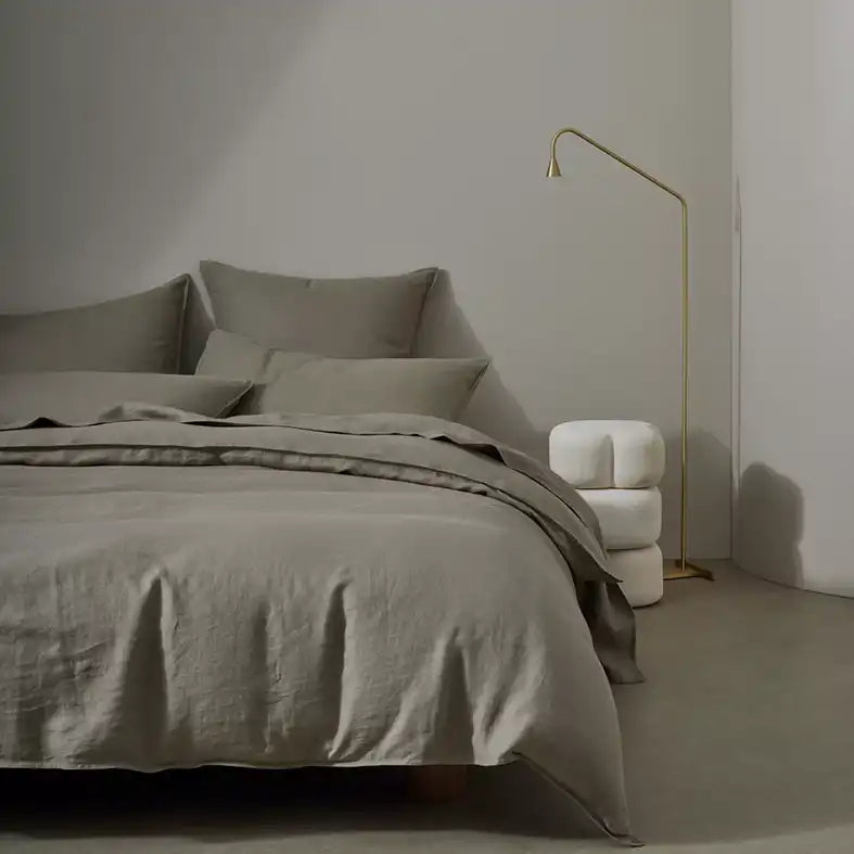 Ravello linen flat sheet caper