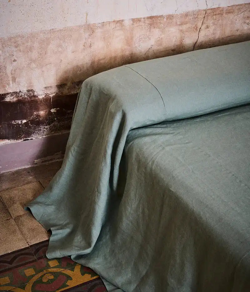 SOW heavyweight linen bedcover fog
