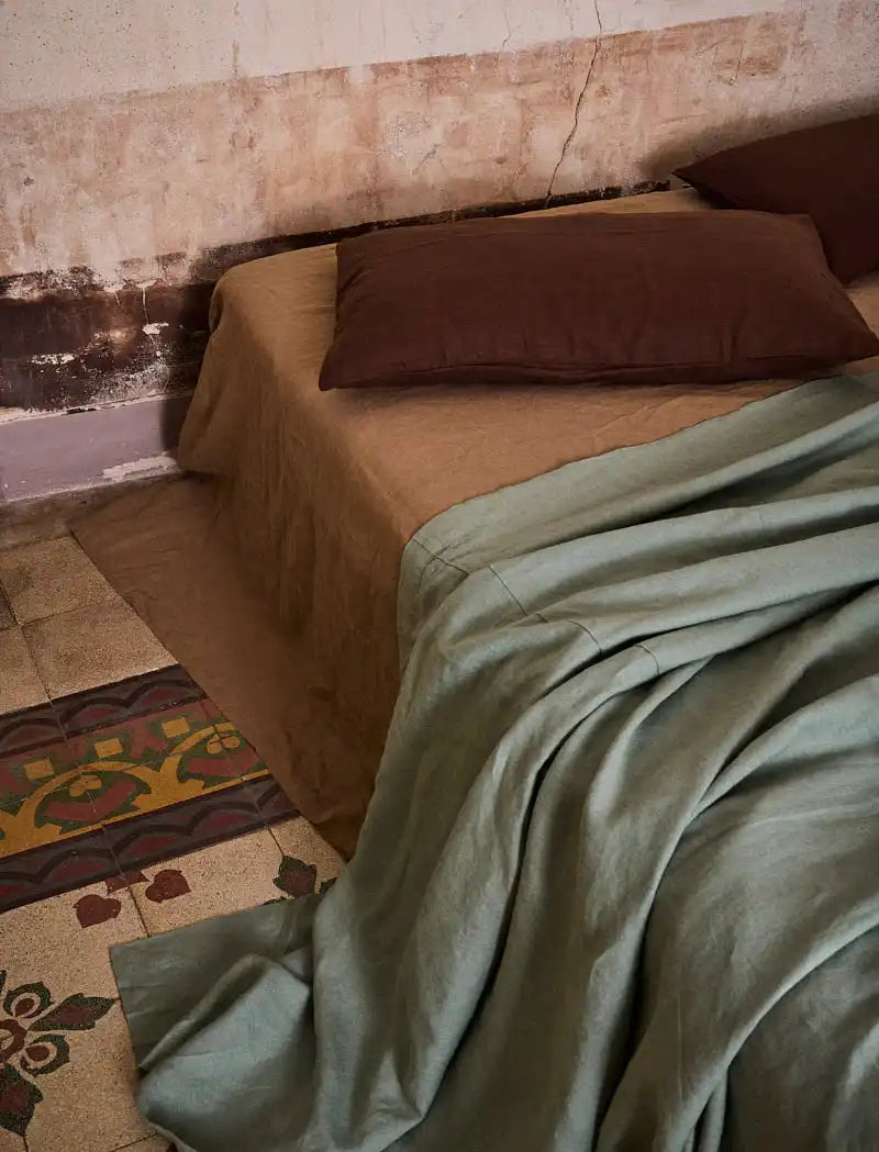 SOW heavyweight linen bedcover fog