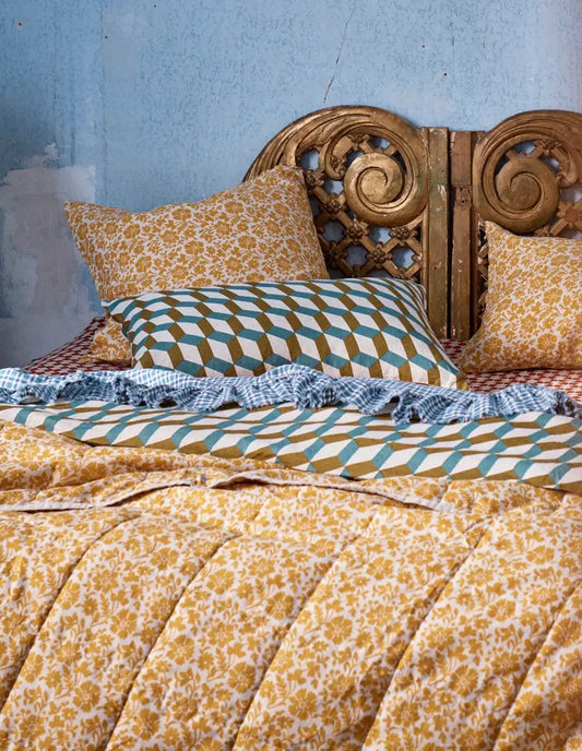 SOW linen Lucia quilt