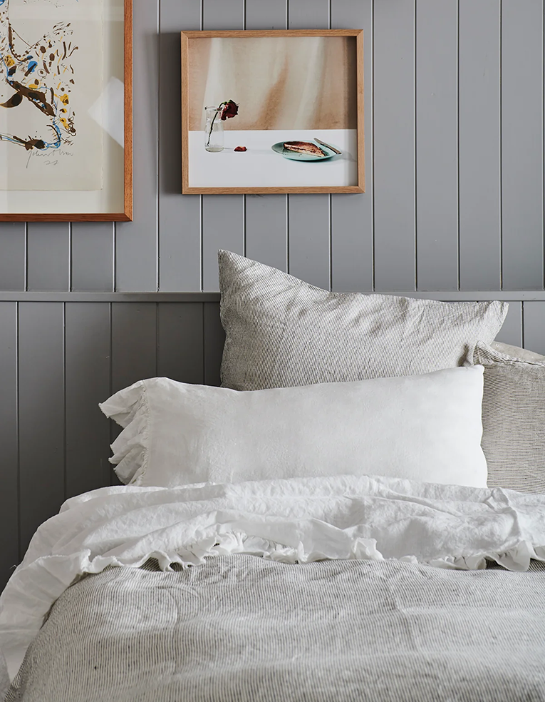 SOW linen pillowcase set with ruffle ivory