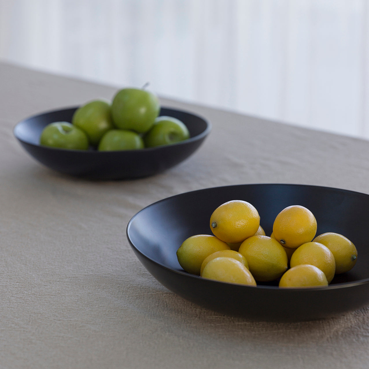 Stoneware serving bowl 32cm black