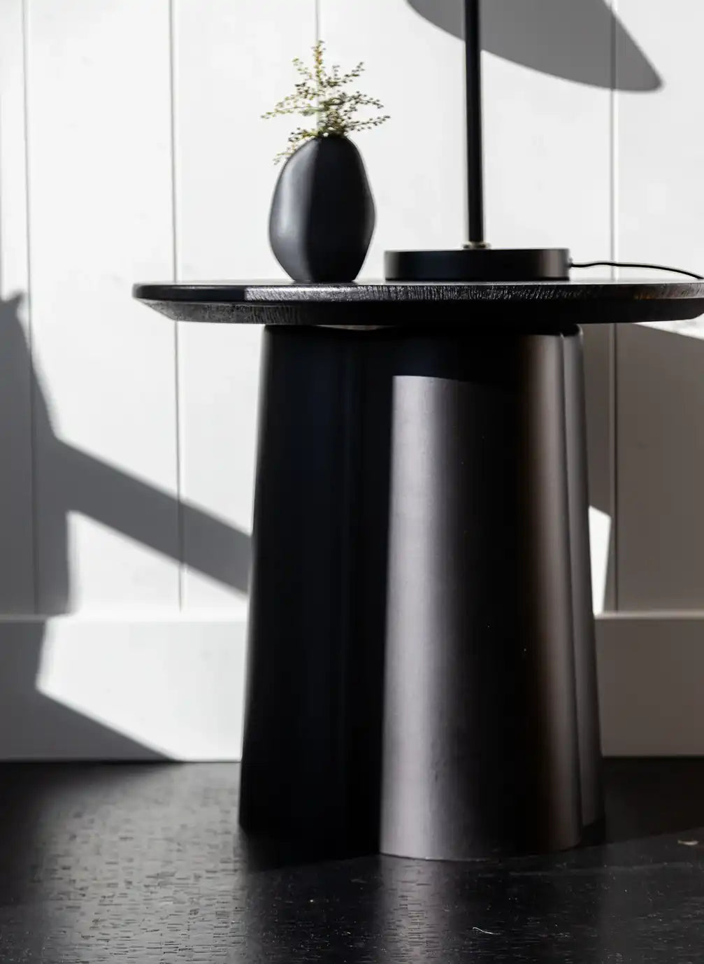 Stuart round side table black