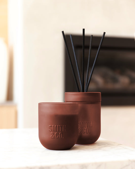 Smith & Co mini candle black oud & saffron 80g