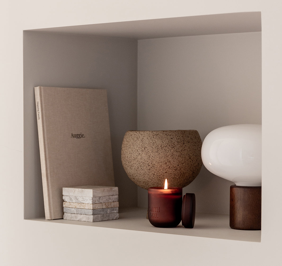 Smith & Co candle black oud & saffron 250g