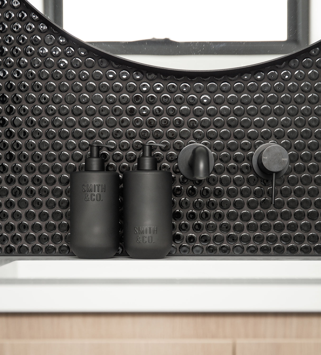 Smith & Co hand and body wash 400ml tabac & cedarwood