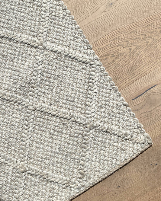 Dakota wool blend floor rug straw