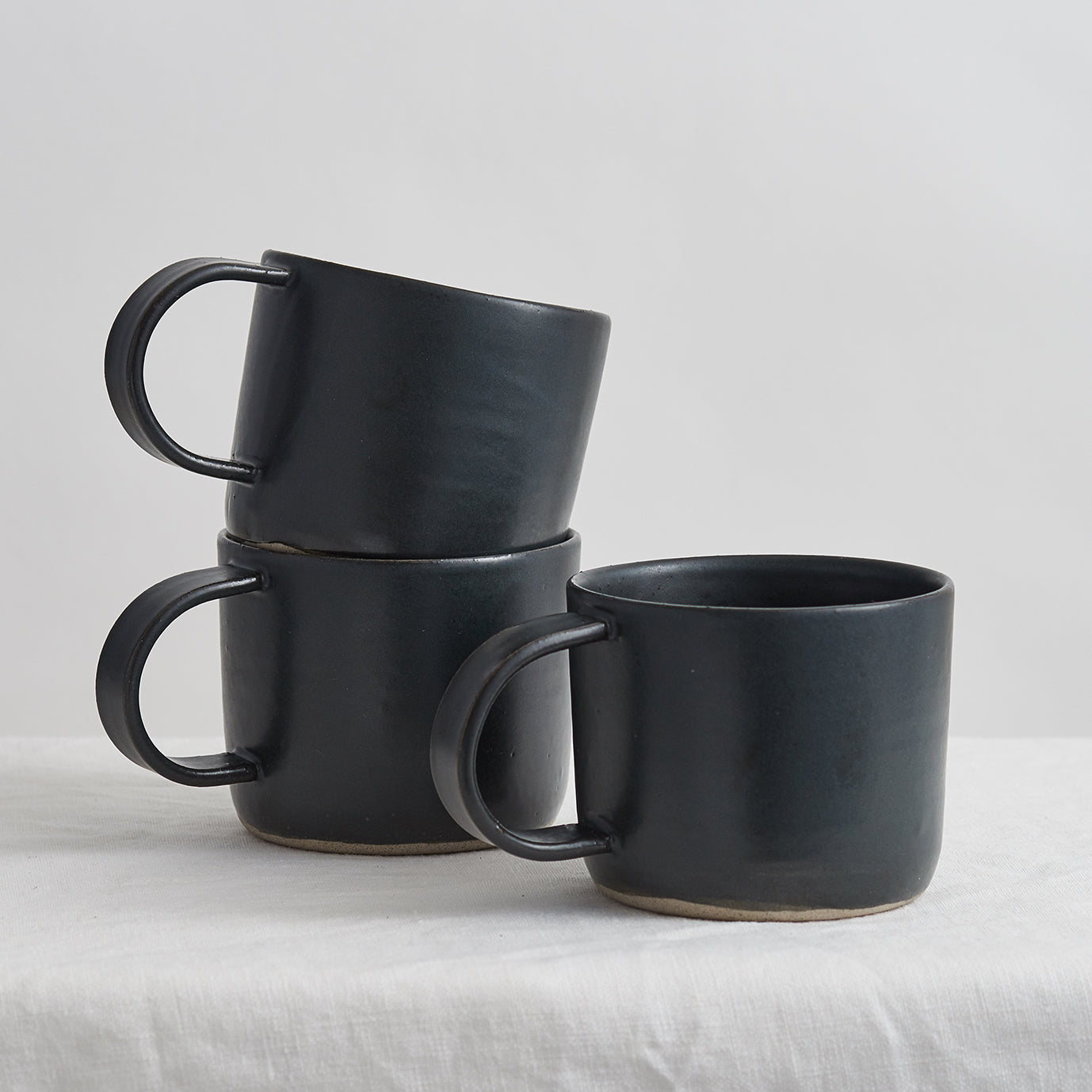 NZ made straight shaped mug black