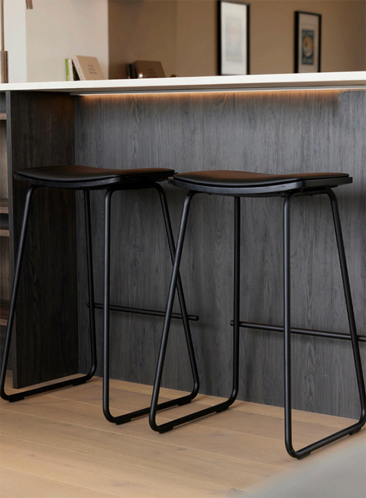 Minimalist bar stool black 67cm