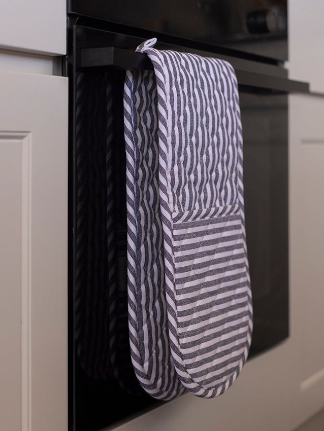 Classic stripe double oven glove navy