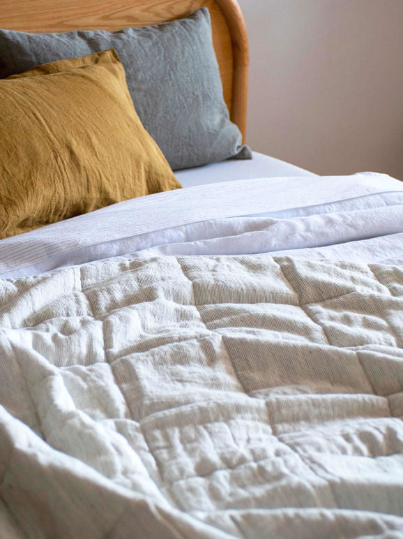 Linen quilted blanket pinstripe