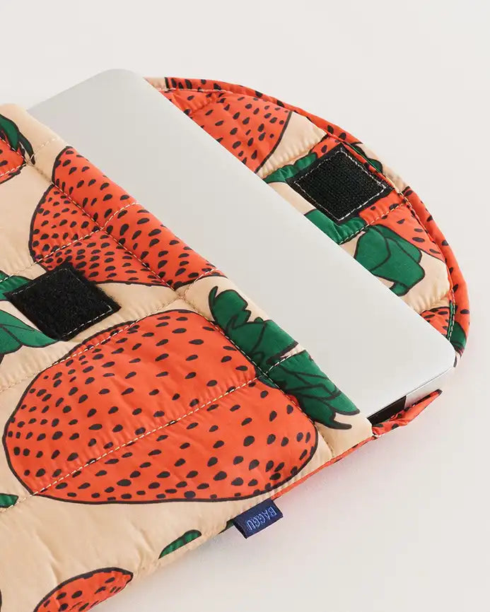 Baggu laptop sleeve 13"/14" strawberry print