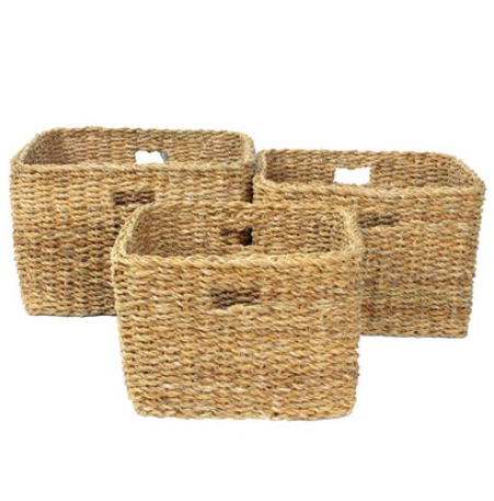 Square seagrass basket with cut-out handle