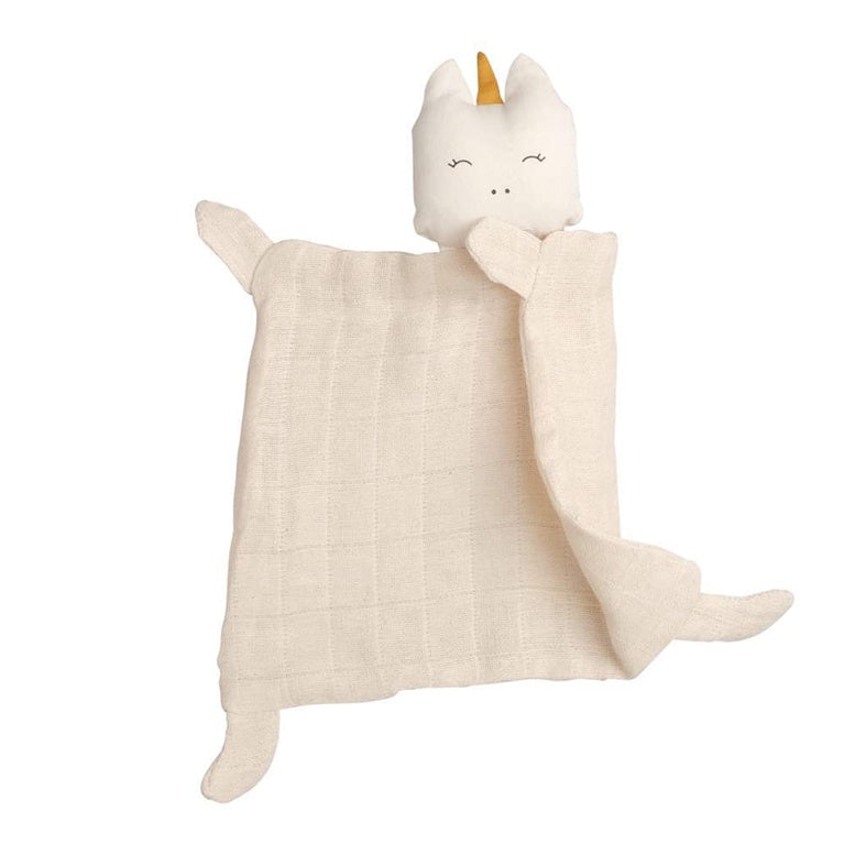 This gorgeous comforter is the perfect soft and cuddly travel companion to accompany your wee one on their journey as they discover the world.  The white unicorn cuddle comforter cat is made from 100% organic cotton, and is the ideal size for little ones to cuddle in their arms.  Fabelab is a playful organic Scandinavian children’s brand that believes in creating high quality, responsibly made products.