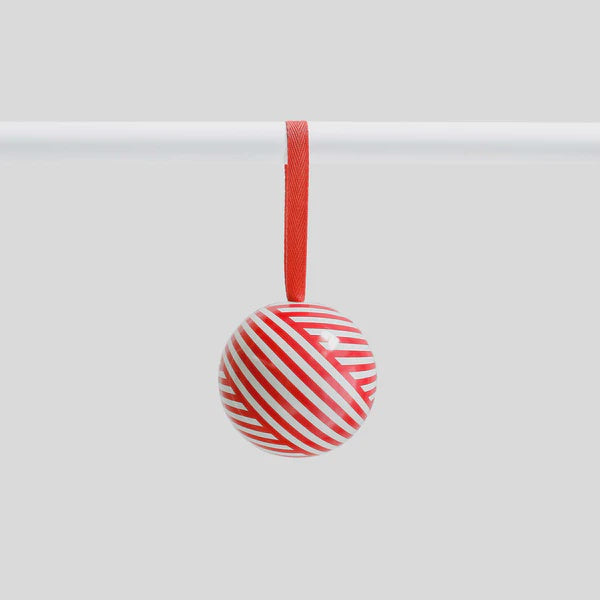 Xmas tin bauble red ribbon design