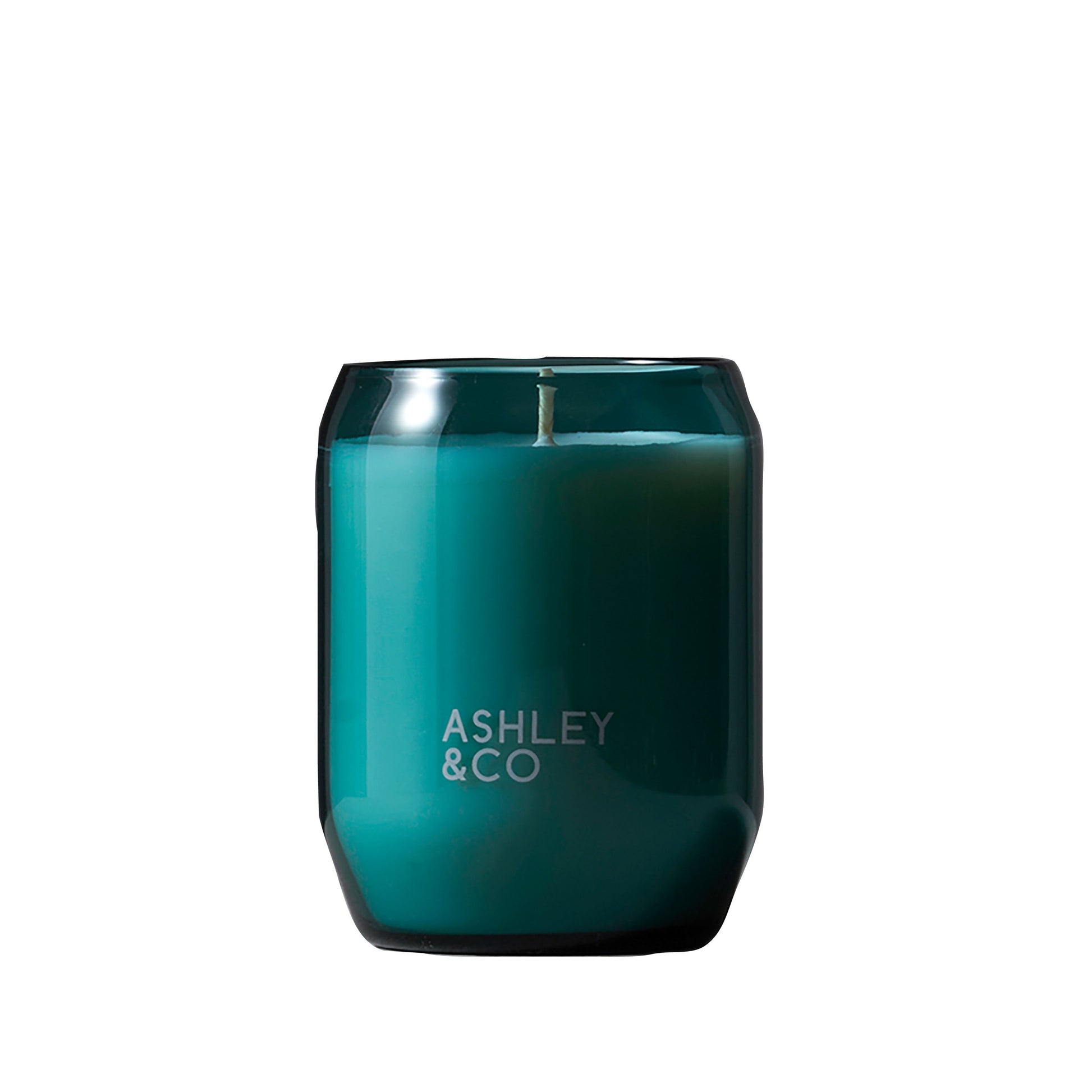 Ashley & Co's waxed perfume outdoor candle features their 100% natural wax combined with the much-loved scent of Tui & Kahili, supported by the citrussy, insect repelling properties of citronella oil.   This perfumed candle is crafted and poured by hand locally, here in New Zealand. ​​​​​​​ Like sweet nectar enticing the Tui, notes of wild spreading ginger and delicate lily, will have you scouring the native flora for this alluring scent.   Scent:  Tui & Kahili   Size:  207g