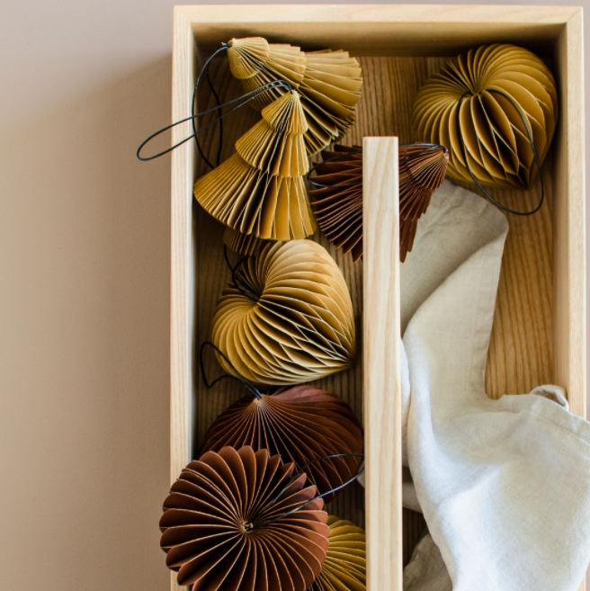 Hanging paper ornament jewel golden sand