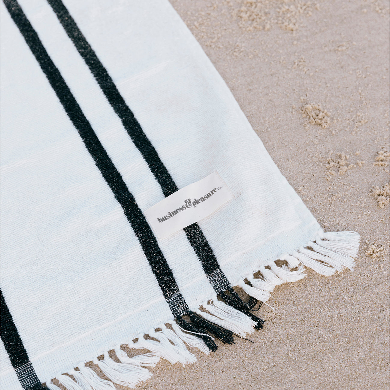 XL beach blanket black stripe